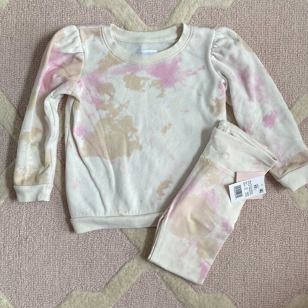 Lot of 5t girls outfits, all in good condition.